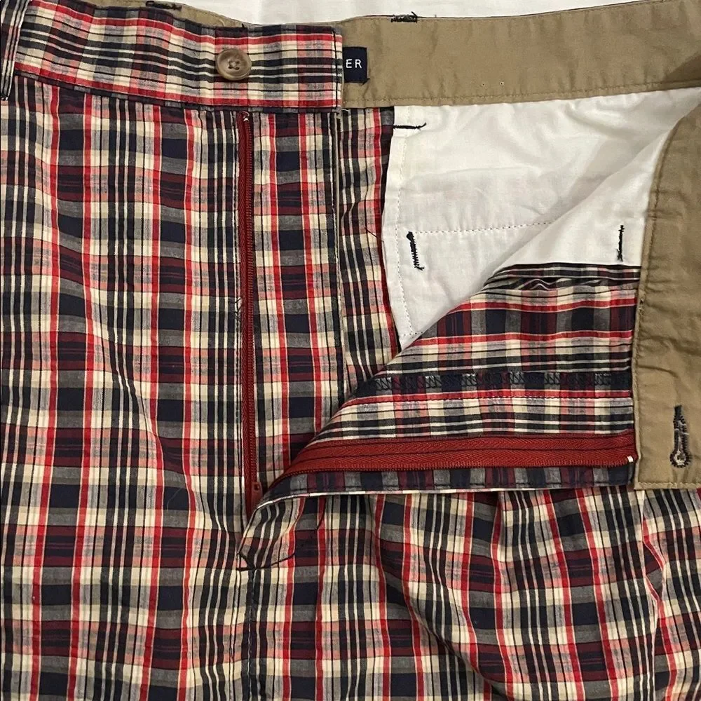 Tommy Hilfiger Vintage Red Black Plaid Pleated Shorts Mens Size 36